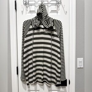 Set - Soft Hunter Green and Cream Casual top and pants